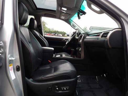 Used 2016 Lexus GX 460 image 16