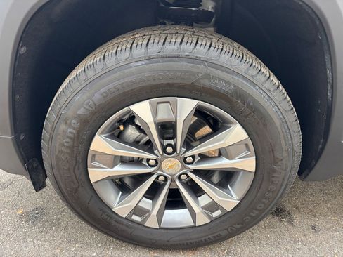 Used 2025 Chevrolet Equinox LT image 30