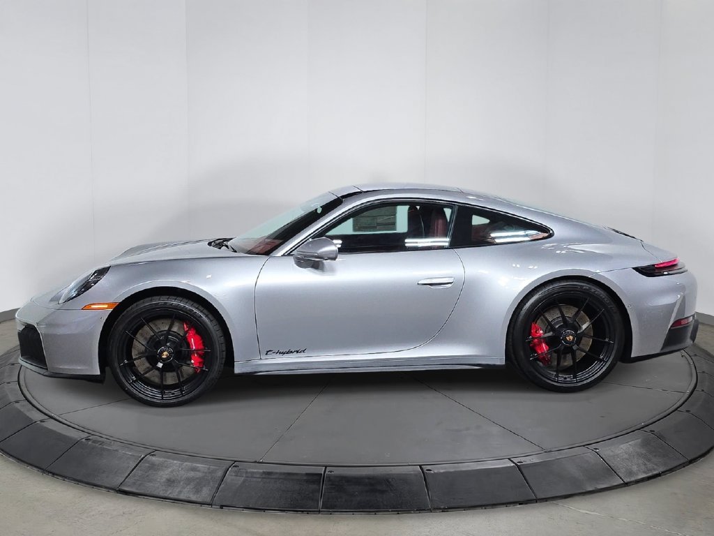 New 2026 Porsche 911 Carrera GTS RWD image 2
