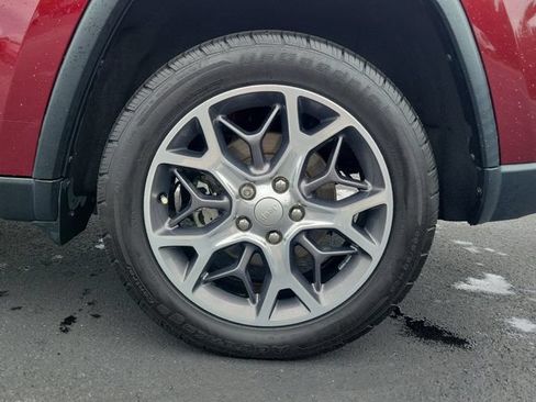 Used 2019 Jeep Grand Cherokee Limited RWD image 7