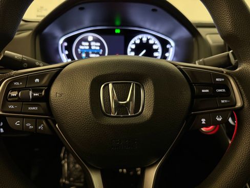Used 2019 Honda Accord LX image 16