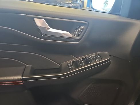 Used 2025 Ford Escape ST-Line image 18