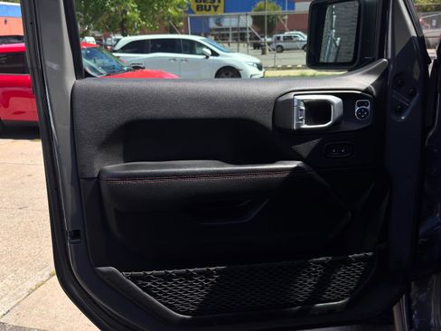 Used 2021 Jeep Gladiator Rubicon image 12