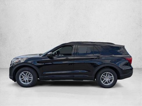 Used 2026 Ford Explorer Active w/ Active Comfort Package image 3