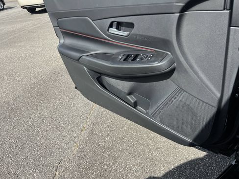 New 2026 Nissan Sentra SR w/ Floor Mat Package FWD image 14