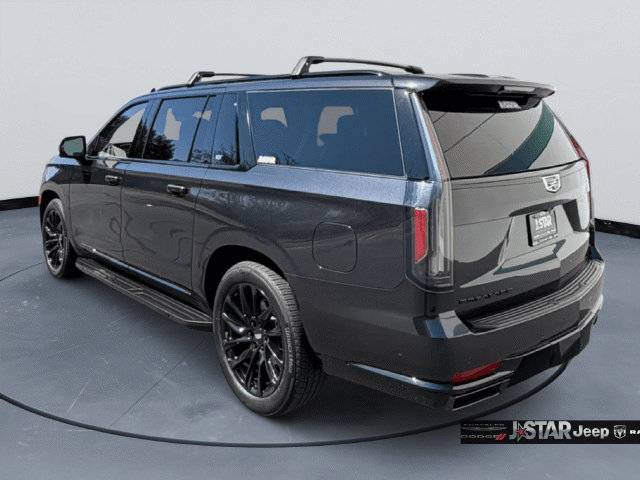 Used 2024 Cadillac Escalade ESV Sport Platinum w/ LPO, ONYX Package AWD/4WD image 7