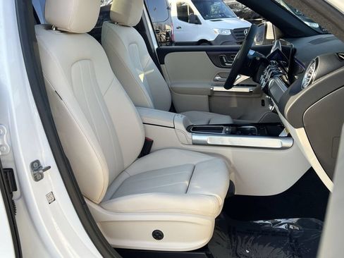 Used 2026 Mercedes-Benz GLB 250 4MATIC image 26