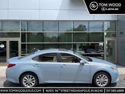 Used 2013 Lexus ES 300h w/ Luxury Pkg