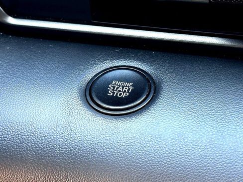 Used 2025 Hyundai Elantra Sport image 23