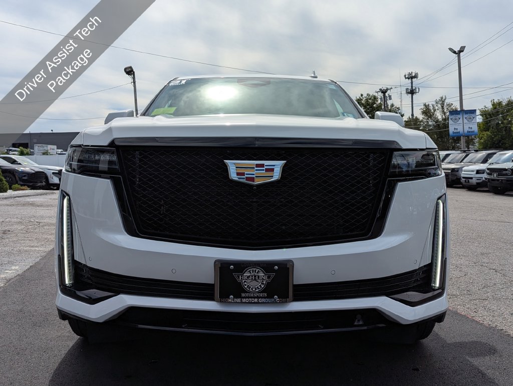 Used 2021 Cadillac Escalade Sport w/ Driver Assist Tech Package AWD/4WD image 5