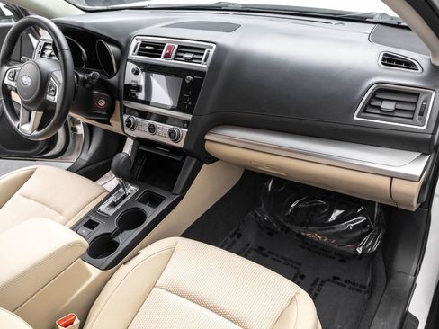 Used 2017 Subaru Outback 2.5i Premium image 38