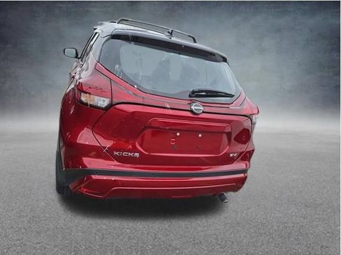 Used 2024 Nissan Kicks SV w/ Interior Electronics Package FWD image 5