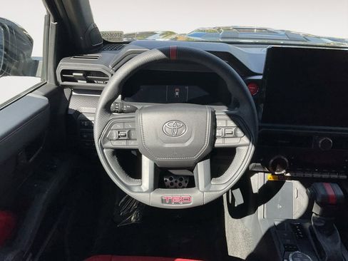 Used 2025 Toyota Tacoma TRD Pro image 17