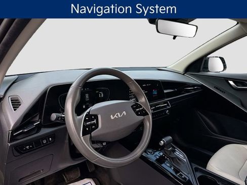 Used 2023 Kia Niro EX image 12