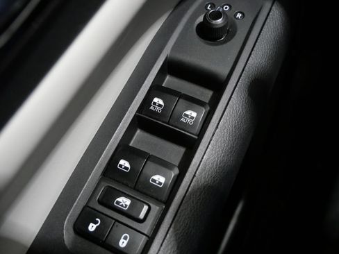 Used 2025 Jeep Compass Limited AWD/4WD image 13