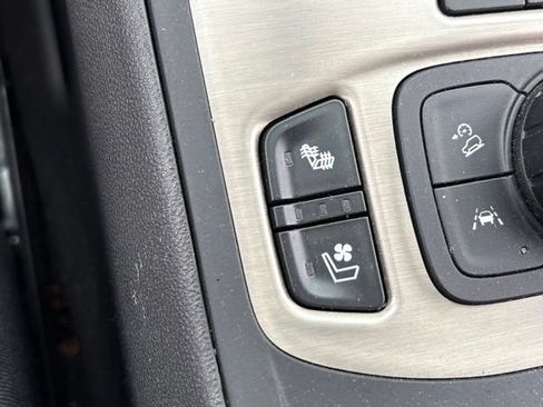 Used 2019 GMC Terrain Denali w/ Advanced Safety Package AWD/4WD image 18
