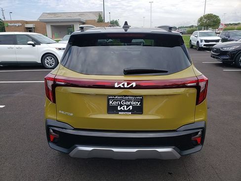 Certified 2024 Kia Seltos S FWD image 5