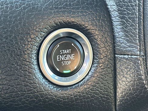 Used 2021 GMC Yukon Denali w/ Denali Ultimate Package image 19