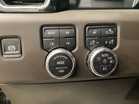 Used 2025 GMC Sierra 3500 Denali w/ Denali Reserve Package image 16