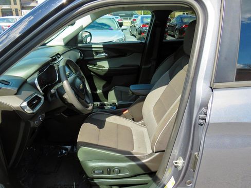 Used 2021 Chevrolet TrailBlazer LT w/ Convenience Package image 11