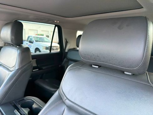 Used 2025 Ford Expedition Active RWD image 19