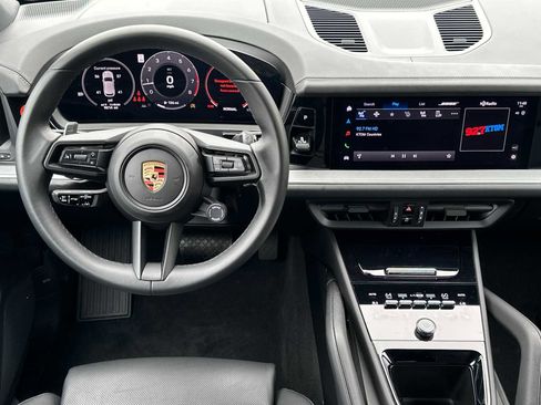 Certified 2024 Porsche Cayenne image 14