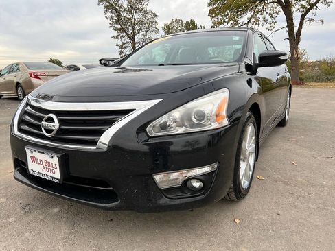 Used 2015 Nissan Altima 2.5 SV w/ Convenience Package image 2