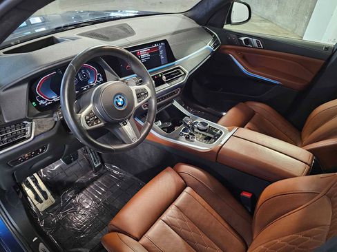 Used 2022 BMW X5 xDrive45e w/ M Sport Package image 2