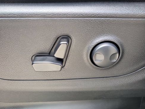 Used 2023 RAM 1500 Big Horn AWD/4WD image 17