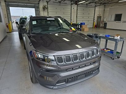Used 2024 Jeep Compass Latitude w/ Convenience Group