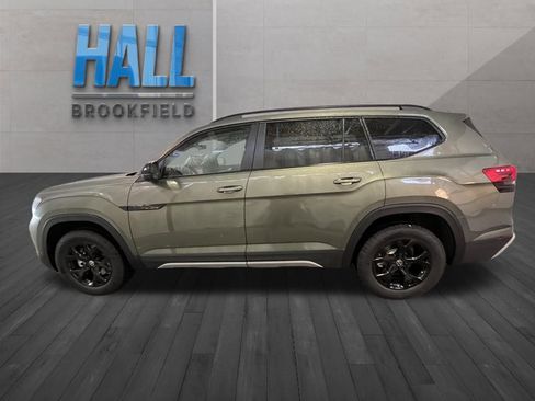 New 2026 Volkswagen Atlas Peak Edition AWD/4WD image 2
