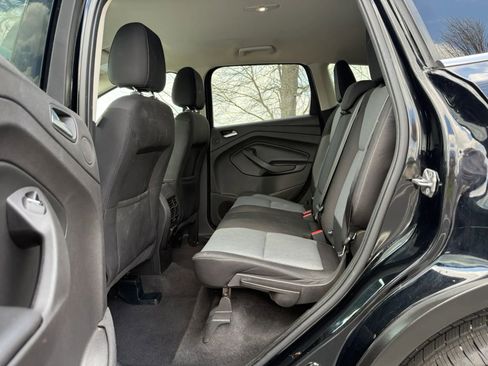 Used 2017 Ford Escape SE w/ Equipment Group 201A FWD image 11