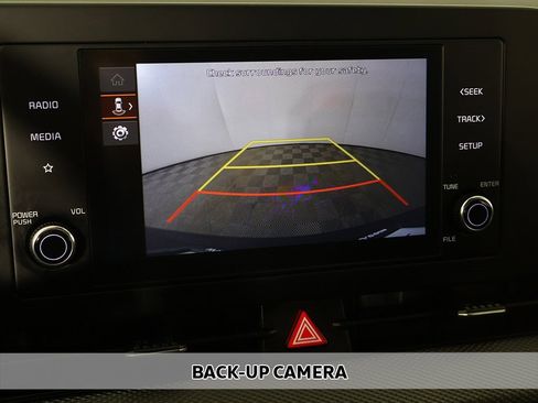 Used 2023 Kia Sportage LX image 4