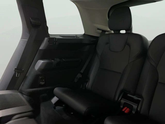 Used 2025 Volvo XC90 B5 Core AWD/4WD image 56
