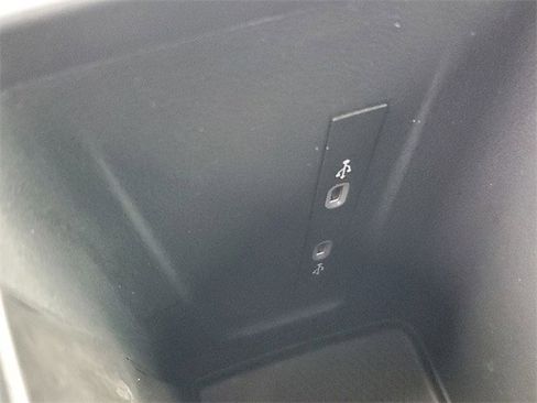 Certified 2025 Volkswagen Tiguan S image 24