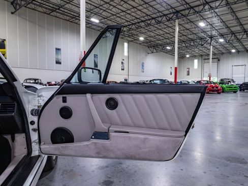 Used 1990 Porsche 911 Carrera image 40