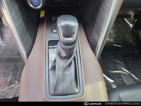 Used 2021 Toyota Venza XLE image 21