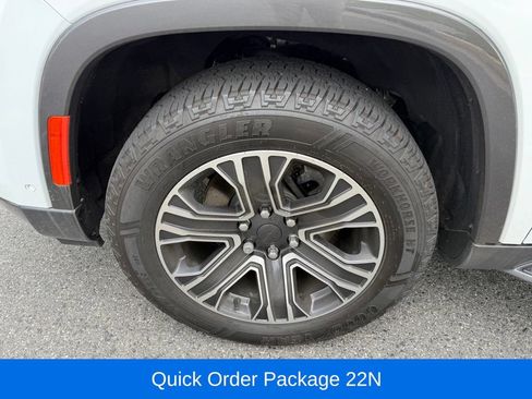 Certified 2022 Jeep Wagoneer Series III AWD/4WD image 13