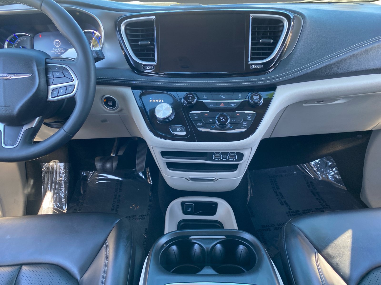 Used 2023 Chrysler Pacifica Touring-L FWD image 11