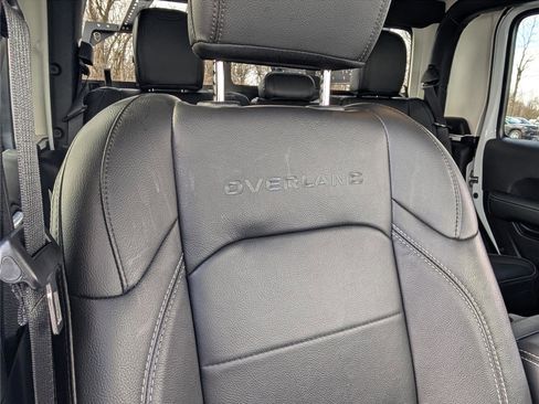 Used 2022 Jeep Gladiator Overland w/ Popular Equipment Package image 16