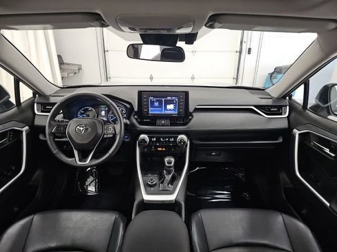 Used 2022 Toyota RAV4 XLE Premium AWD/4WD image 32