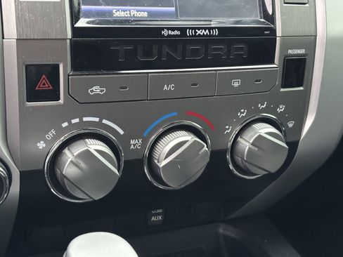 Used 2017 Toyota Tundra SR5 w/ SR5 Upgrade Package image 9