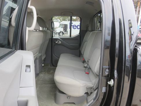 Used 2018 Nissan Frontier SV w/ Value Truck Package AWD/4WD image 20