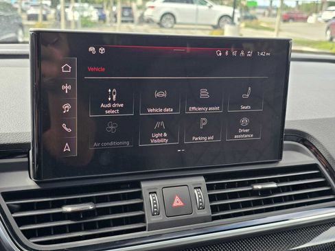 New 2025 Audi SQ5 Prestige image 26