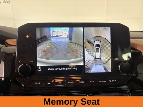 Used 2025 Nissan Pathfinder Platinum AWD/4WD image 19