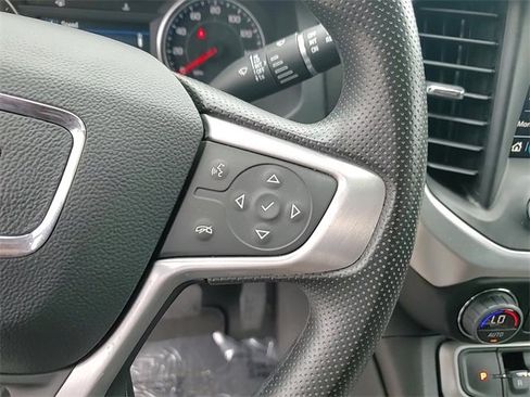 Used 2023 GMC Acadia SLE w/ Driver Convenience Package image 16