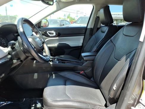 Used 2022 Jeep Compass Limited AWD/4WD image 10