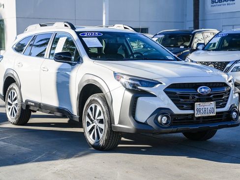 Used 2025 Subaru Outback Premium image 3