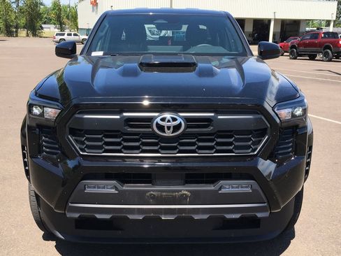 Used 2024 Toyota Tacoma TRD Sport AWD/4WD image 9