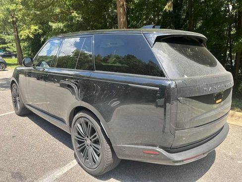 Used 2025 Land Rover Range Rover SE AWD/4WD image 7